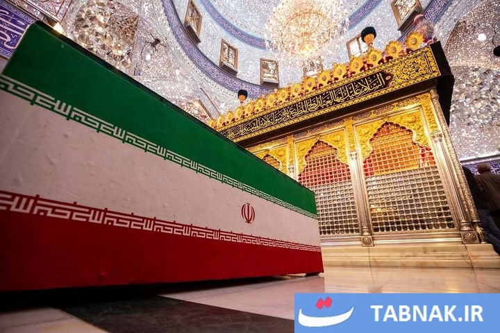 طواف پیکر شهدای خانواده رهبر شهید در جوار ضریح امام علی (علیه السلام)، سیدالشهدا (علیه السلام) و حضرت عباس (علیه السلام)