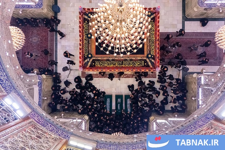 طواف پیکر شهدای خانواده رهبر شهید در جوار ضریح امام علی (علیه السلام)، سیدالشهدا (علیه السلام) و حضرت عباس (علیه السلام)