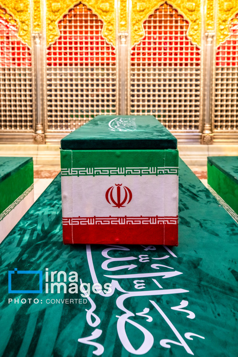 تشییع پیکر مطهر خانواده رهبر شهید انقلاب در حرم حضرت عباس (علیه السلام)