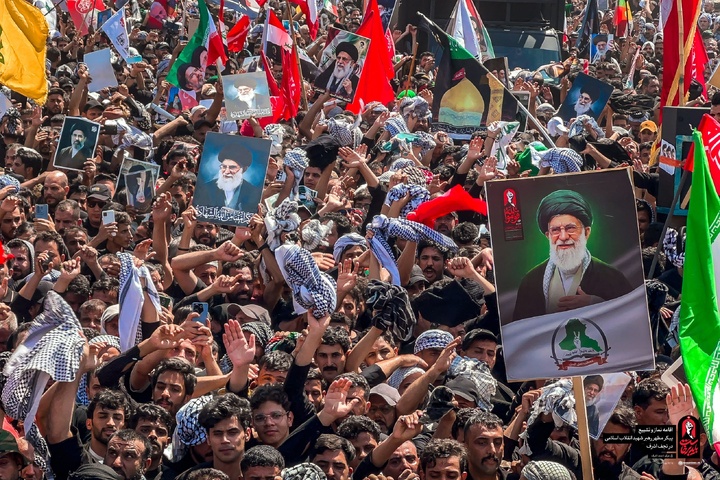 تصاویری از تشییع بی‌نظیر پیکر مطهر رهبر شهید انقلاب در میان خیل مردم عزادار نجف اشرف