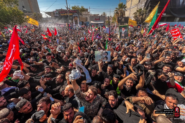 تصاویری از تشییع بی‌نظیر پیکر مطهر رهبر شهید انقلاب در میان خیل مردم عزادار نجف اشرف