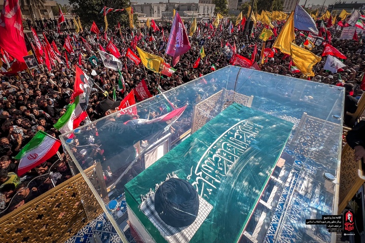 تصاویری از تشییع بی‌نظیر پیکر مطهر رهبر شهید انقلاب در میان خیل مردم عزادار نجف اشرف