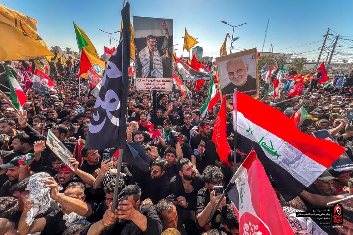 تصاویری از تشییع بی‌نظیر پیکر مطهر رهبر شهید انقلاب در میان خیل مردم عزادار نجف اشرف