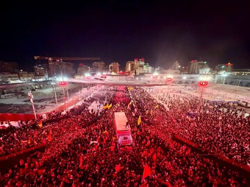 پیکر رهبر شهید ایران در باب القبله کربلا