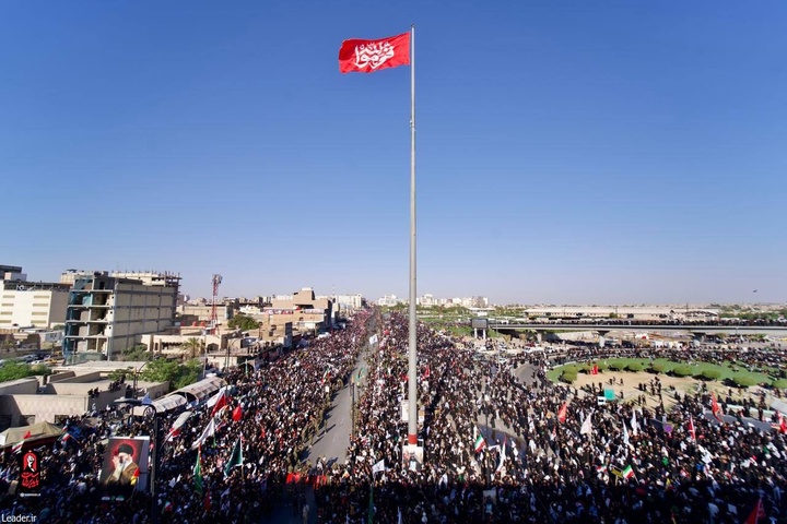 تشییع پیکر رهبر شهید انقلاب در نجف اشرف