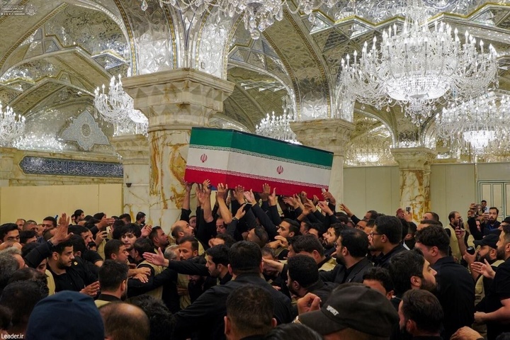 تشییع پیکر رهبر شهید انقلاب در نجف اشرف