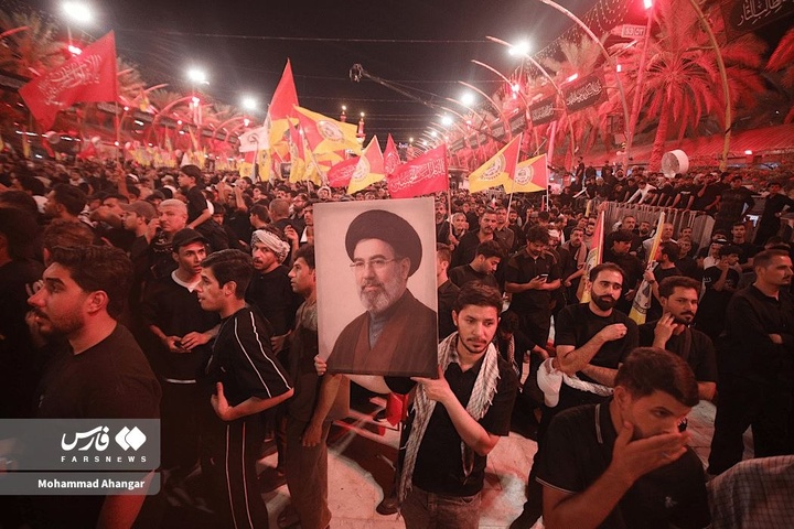 تصاویر عکاس اعزامی فارس به کربلا از تشییع باشکوه پیکر مطهر رهبر شهید شیعیان جهان در بین‌الحرمین