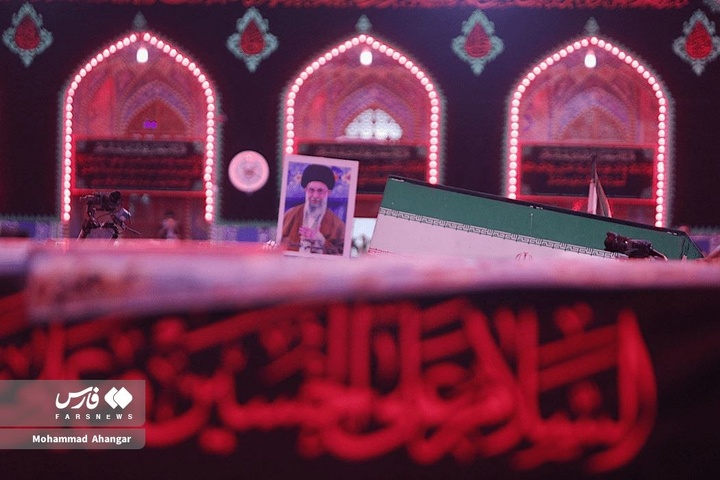 تصاویر عکاس اعزامی فارس به کربلا از تشییع باشکوه پیکر مطهر رهبر شهید شیعیان جهان در بین‌الحرمین