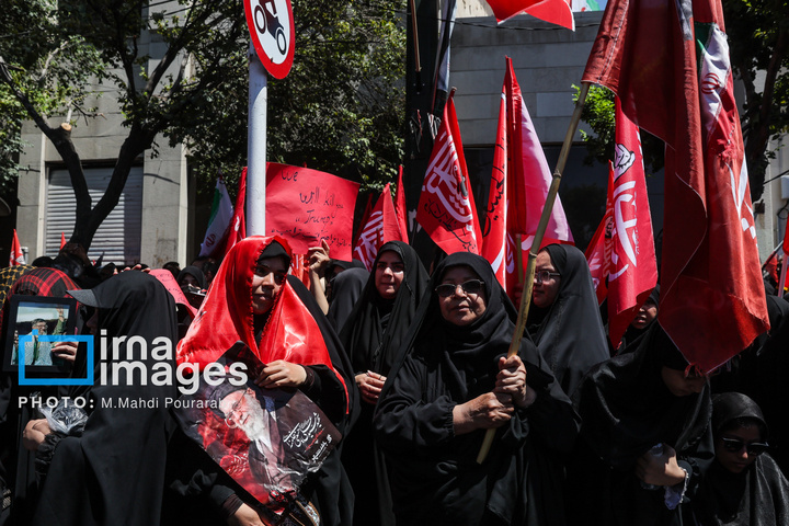 تشییع پیکر مطهر رهبر شهید انقلاب در مشهد - ۱