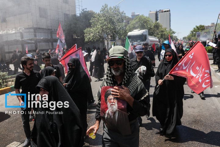 تشییع پیکر مطهر رهبر شهید انقلاب در مشهد - ۱