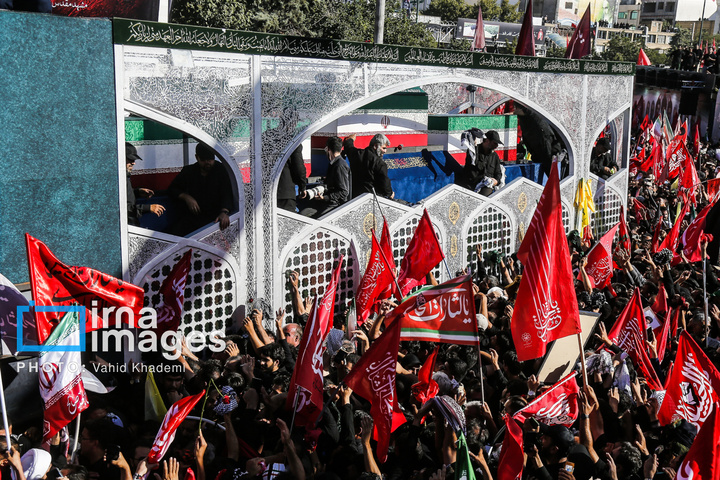 تشییع پیکر مطهر رهبر شهید انقلاب در مشهد - ۲