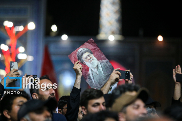 اقامه نماز بر پیکر رهبر شهید انقلاب در حرم رضوی