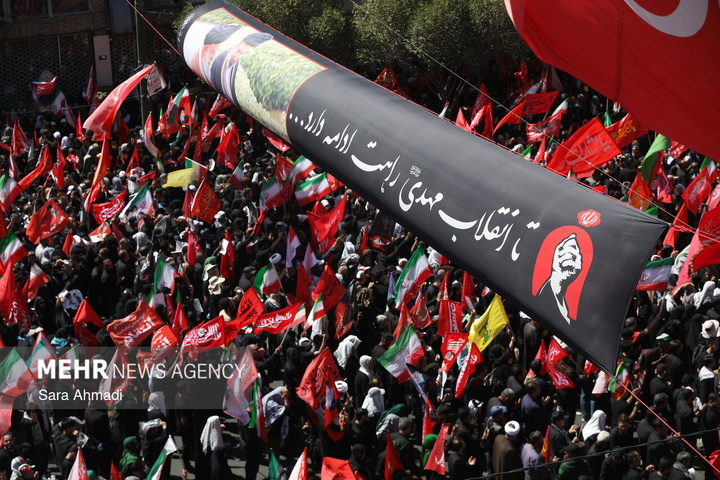 تشییع پیکر رهبر شهید انقلاب در مشهد - ۹