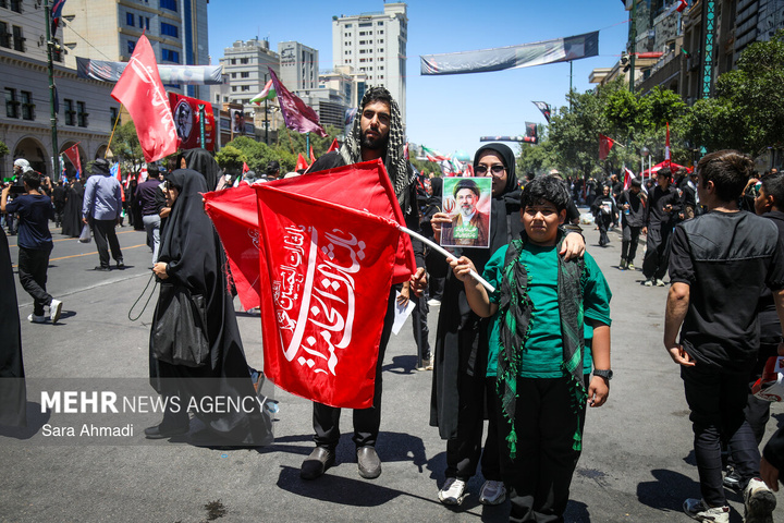تشییع پیکر رهبر شهید انقلاب در مشهد - ۹