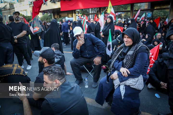 تشییع پیکر رهبر شهید انقلاب در مشهد - ۹