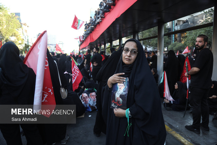تشییع پیکر رهبر شهید انقلاب در مشهد - ۹