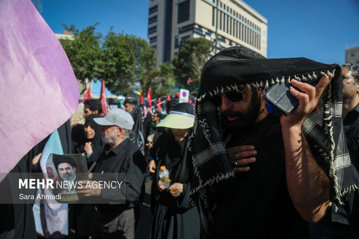 تشییع پیکر رهبر شهید انقلاب در مشهد - ۹