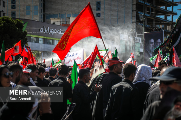 تشییع پیکر رهبر شهید انقلاب در مشهد - ۹