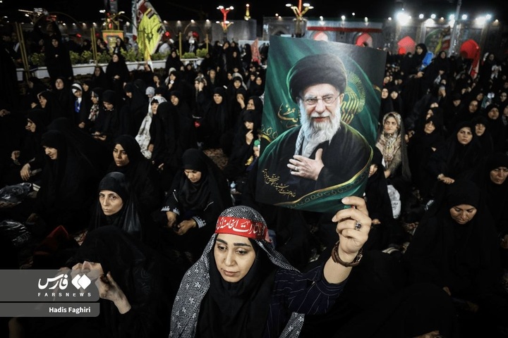 بزرگداشت رهبر شهید در حرم امام رضا(علیه السلام)