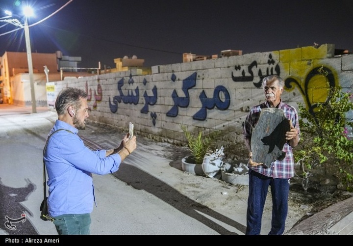 بازدید هیات رسانه ای خارجی از مناطق آسیب دیده حملات موشکی در لامرد- فارس