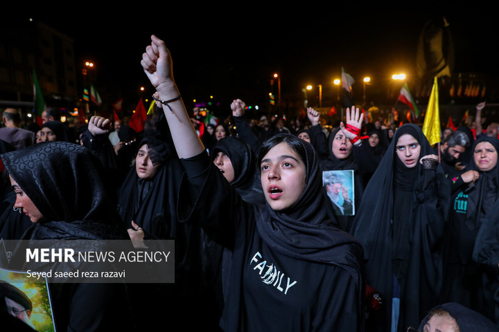 بزرگداشت «امام مجاهد شهید» در میدان انقلاب تهران