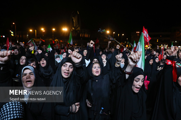 بزرگداشت «امام مجاهد شهید» در میدان انقلاب تهران