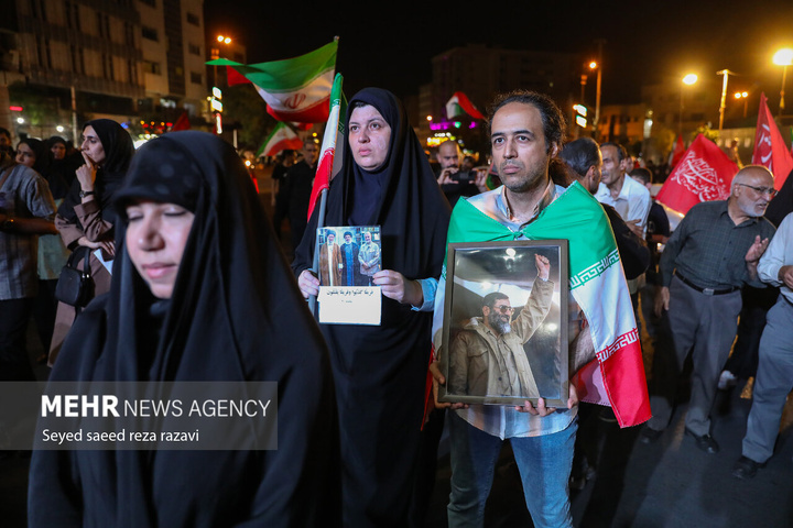 بزرگداشت «امام مجاهد شهید» در میدان انقلاب تهران