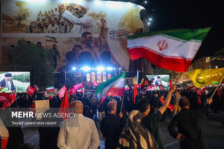 بزرگداشت «امام مجاهد شهید» در میدان انقلاب تهران