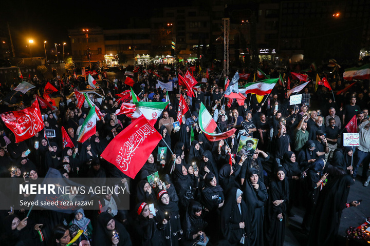 بزرگداشت «امام مجاهد شهید» در میدان انقلاب تهران