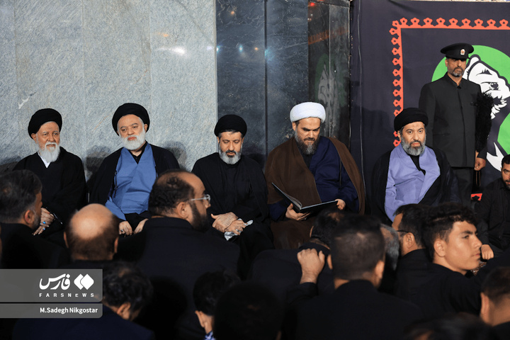 تصاویر فرزندان رهبر شهید انقلاب در مراسم بزرگداشت مشهد