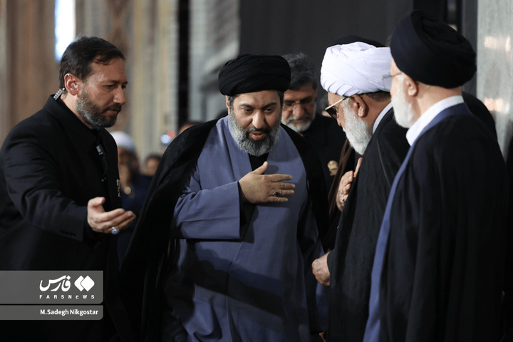 تصاویر فرزندان رهبر شهید انقلاب در مراسم بزرگداشت مشهد