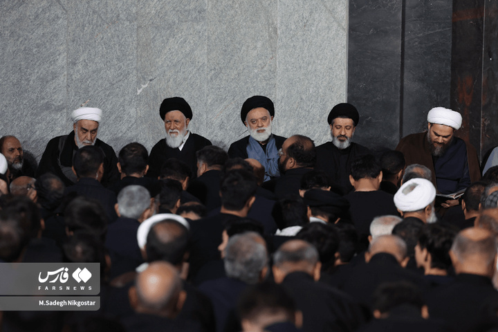 تصاویر فرزندان رهبر شهید انقلاب در مراسم بزرگداشت مشهد