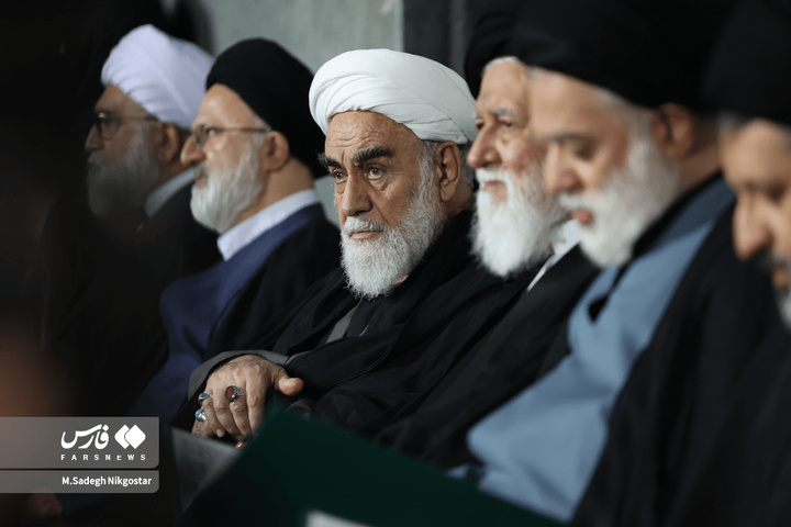 تصاویر فرزندان رهبر شهید انقلاب در مراسم بزرگداشت مشهد
