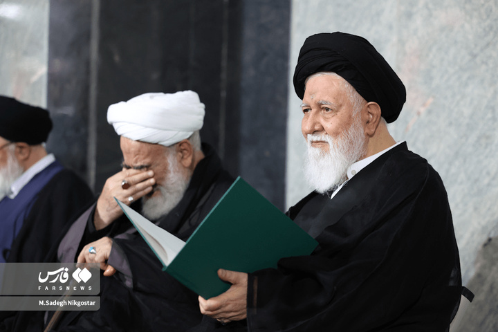 تصاویر فرزندان رهبر شهید انقلاب در مراسم بزرگداشت مشهد