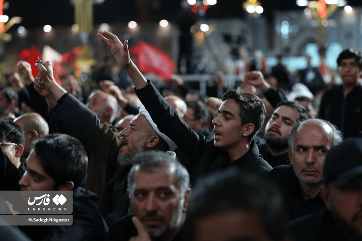 تصاویر فرزندان رهبر شهید انقلاب در مراسم بزرگداشت مشهد