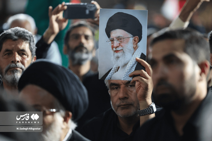 تصاویر فرزندان رهبر شهید انقلاب در مراسم بزرگداشت مشهد