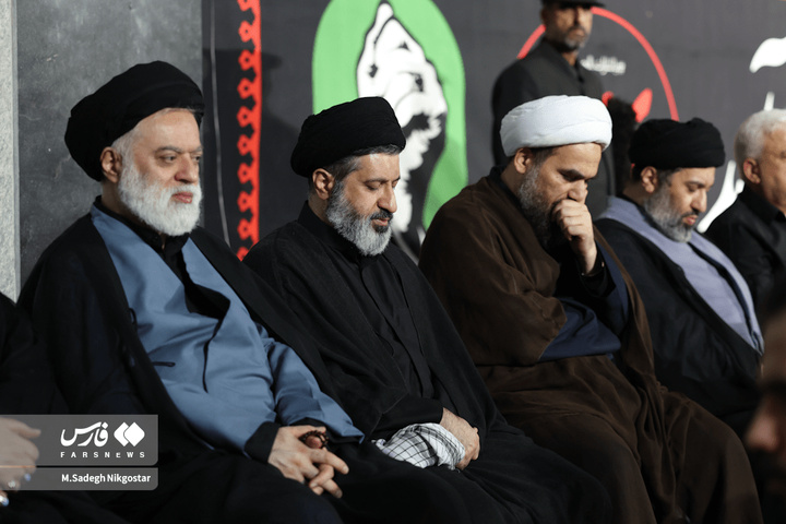 تصاویر فرزندان رهبر شهید انقلاب در مراسم بزرگداشت مشهد