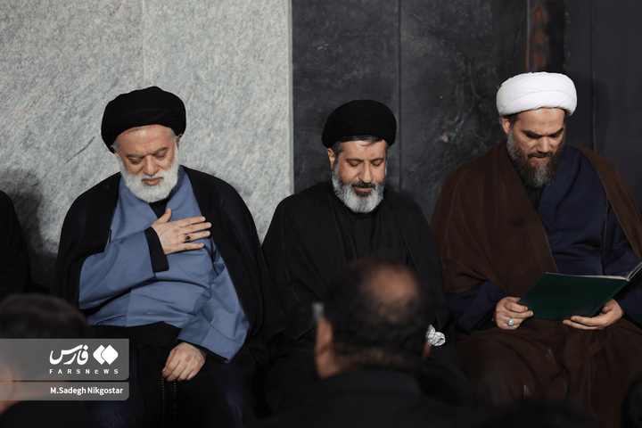 تصاویر فرزندان رهبر شهید انقلاب در مراسم بزرگداشت مشهد