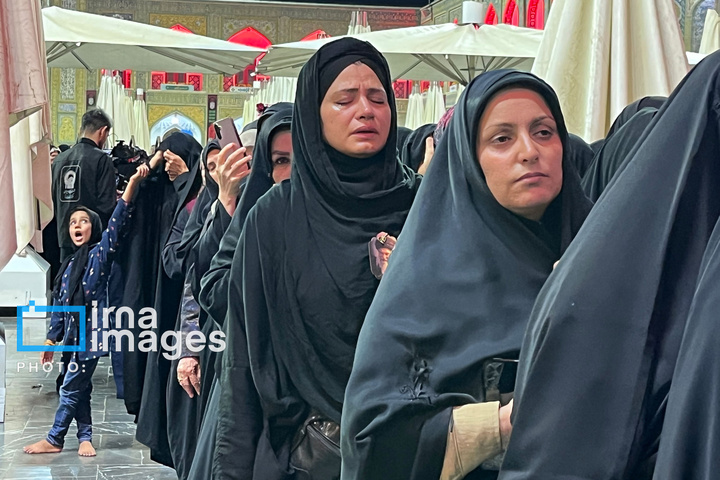 تشرف زائران برای زیارت مزار رهبر شهید انقلاب