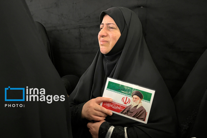 تشرف زائران برای زیارت مزار رهبر شهید انقلاب