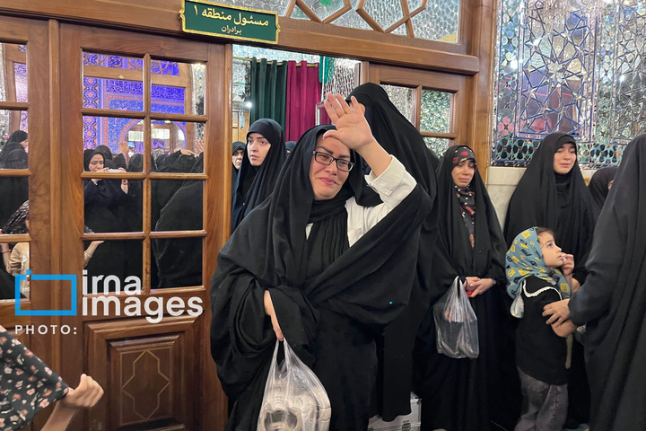 تشرف زائران برای زیارت مزار رهبر شهید انقلاب