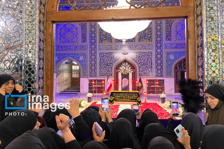 تشرف زائران برای زیارت مزار رهبر شهید انقلاب
