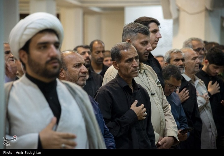 مراسم بزرگداشت رهبر شهید انقلاب در حرم مطهر حضرت شاهچراغ علیه السلام