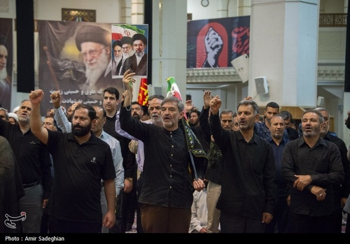 مراسم بزرگداشت رهبر شهید انقلاب در حرم مطهر حضرت شاهچراغ علیه السلام