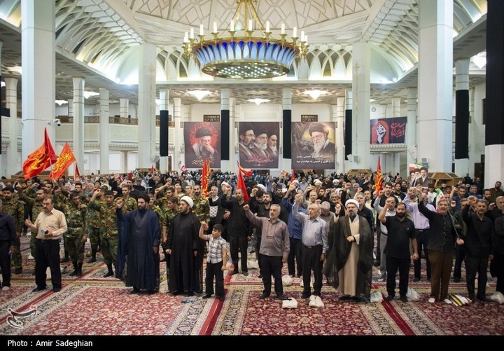مراسم بزرگداشت رهبر شهید انقلاب در حرم مطهر حضرت شاهچراغ علیه السلام