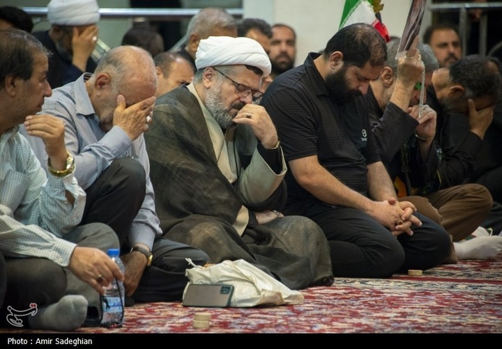 مراسم بزرگداشت رهبر شهید انقلاب در حرم مطهر حضرت شاهچراغ علیه السلام