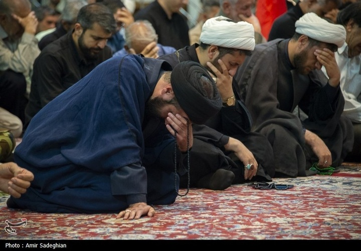 مراسم بزرگداشت رهبر شهید انقلاب در حرم مطهر حضرت شاهچراغ علیه السلام