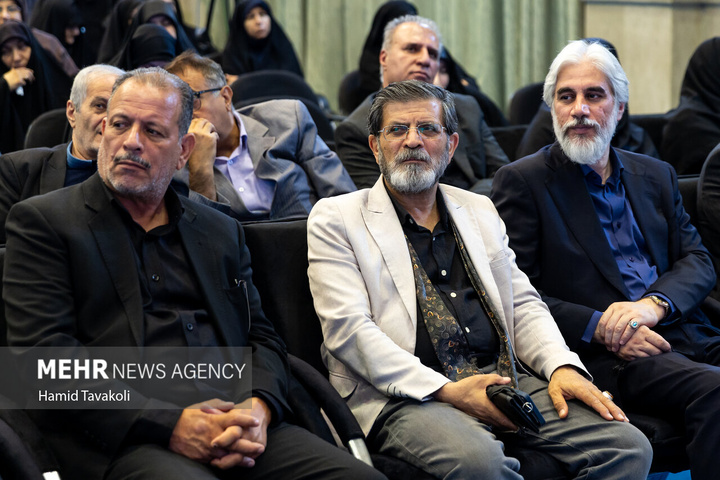جایزه جهانی شعر امام شهید
