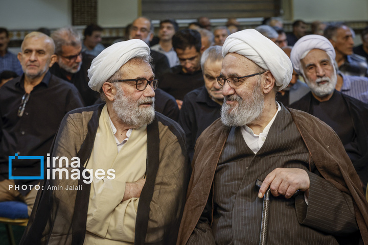 بزرگداشت رهبر شهید انقلاب در حسینیه جماران
