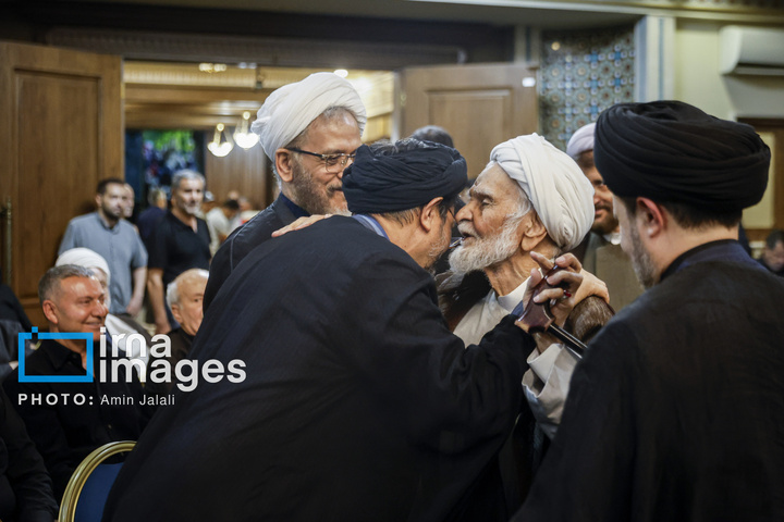 بزرگداشت رهبر شهید انقلاب در حسینیه جماران